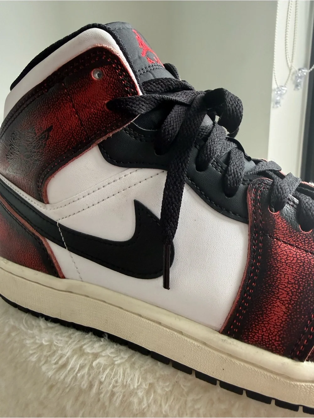 Air Jordan 1 Mid Wear-Away